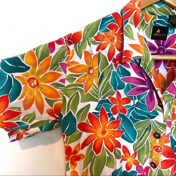 VTG Liz Sport Floral Hawaiian button down - Picture 3 of 9